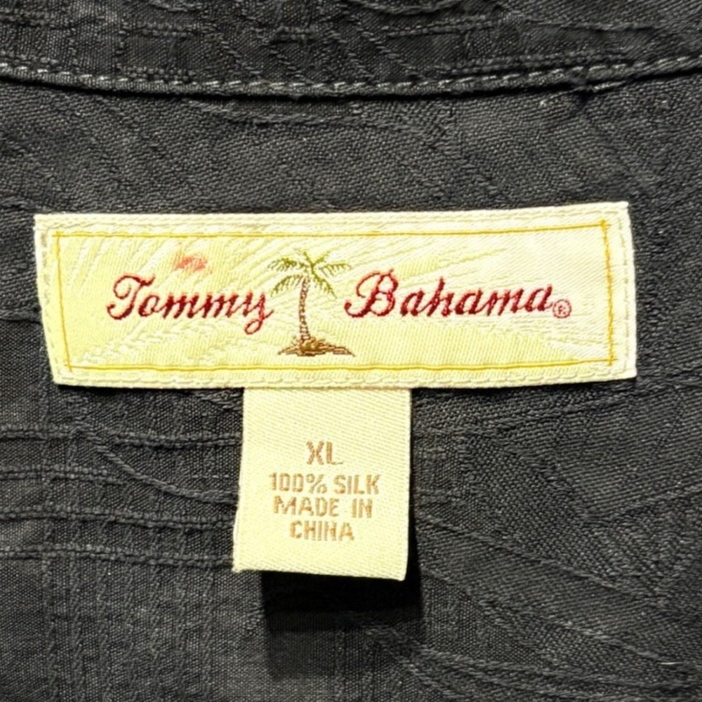 Tommy Bahama 100% Silk Camp Shirt XL Black Tonal Jacquard Tropical Button Up - Picture 10 of 10